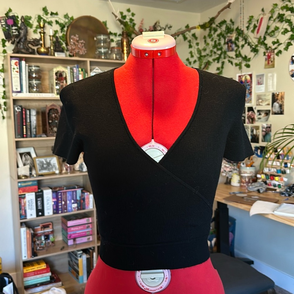 Aritza false wrap top
